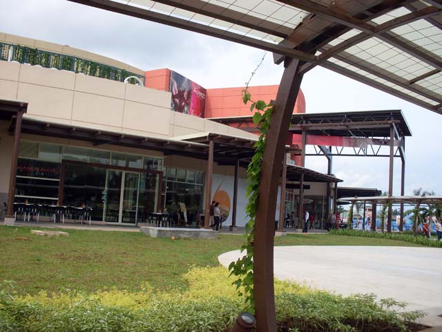 Abreeza Mall Davao Abreeza Mall Davao is a 4-level shopping center in Davao City, Philippines